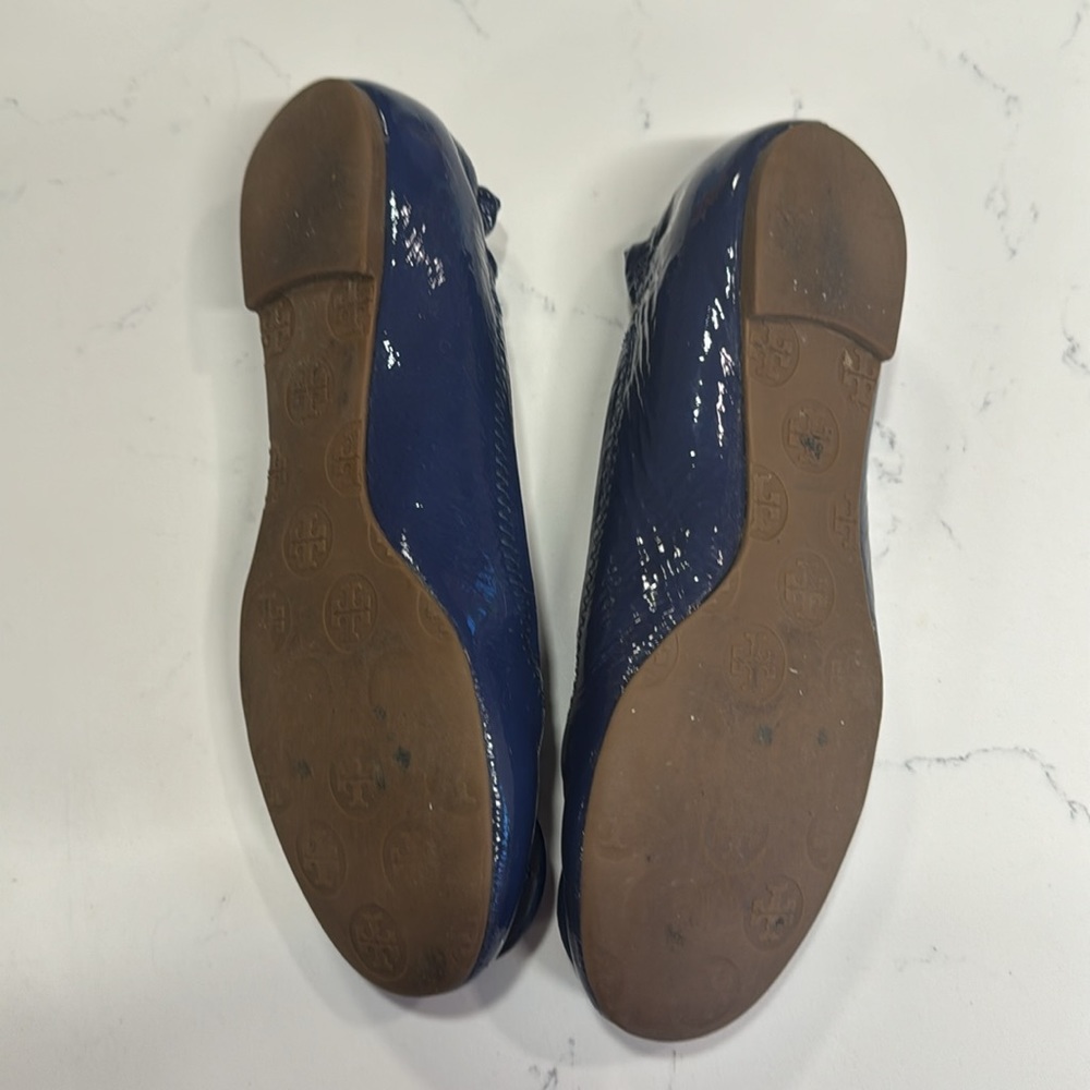 Tory Burch Navy Patent Minnie Travel Ballet Flats - Picture 3 of 4